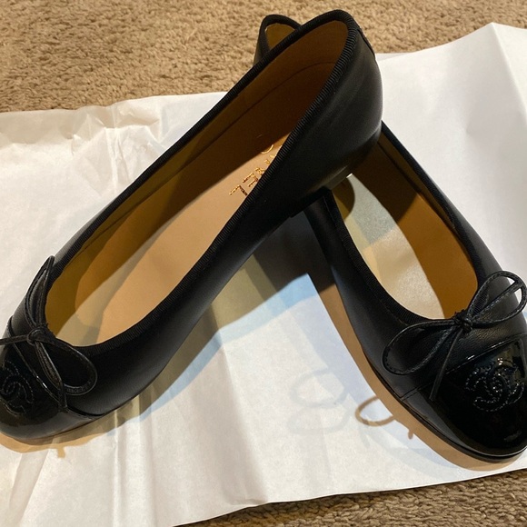 COPY - Chanel flats Ballet flats with cap toe size 39/us 8 - Picture 1 of 4
